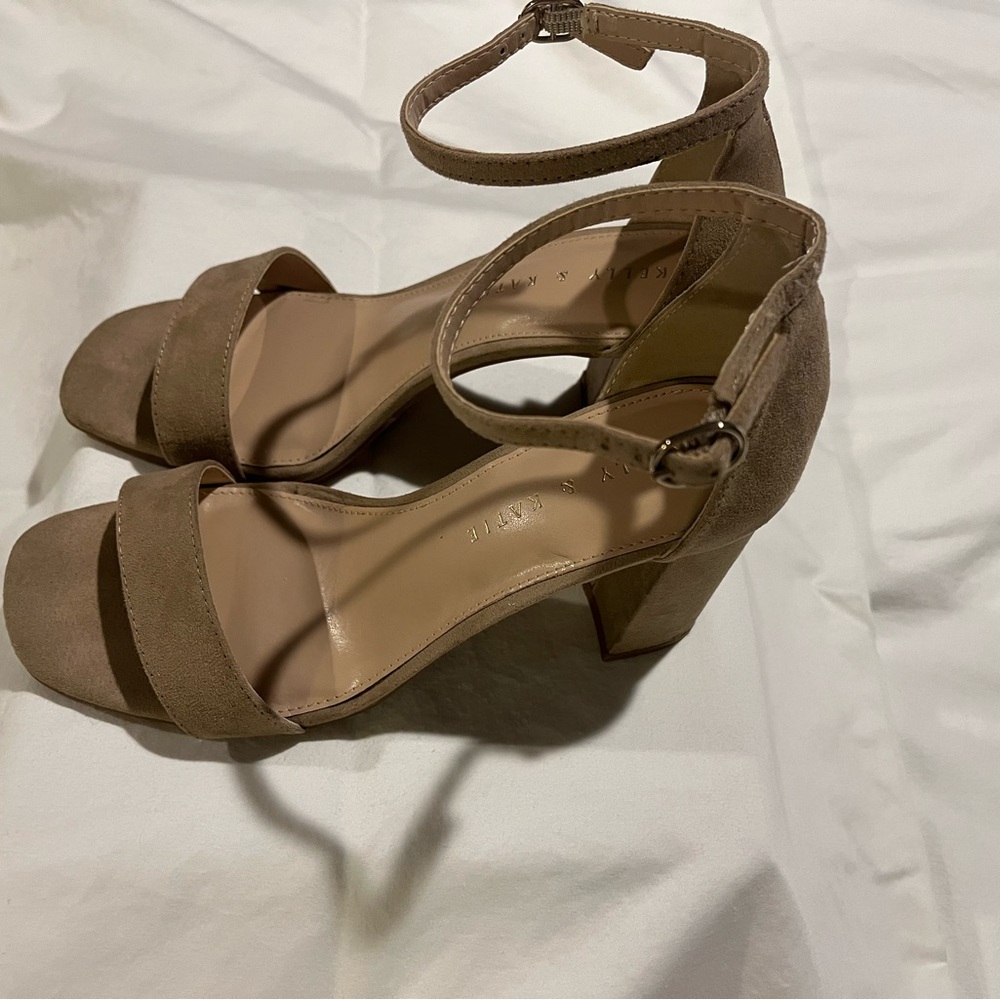 Kelly & Katie Caital Sandal Taupe - Picture 2 of 5